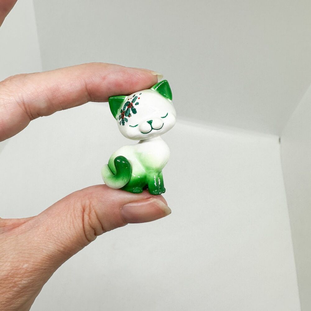 NEW Lucky Cat PVC Miniature Trinket Floral Japan Asian